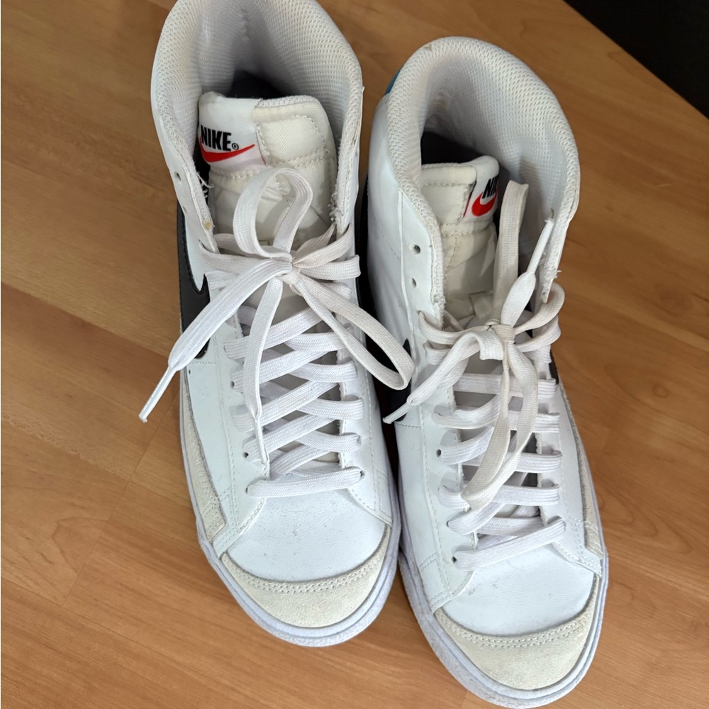 Nike Blazer Mid 77 (GS) Vintage White / Black / Blue Lightning Shoe. Size 7 Y. - Picture 2 of 11